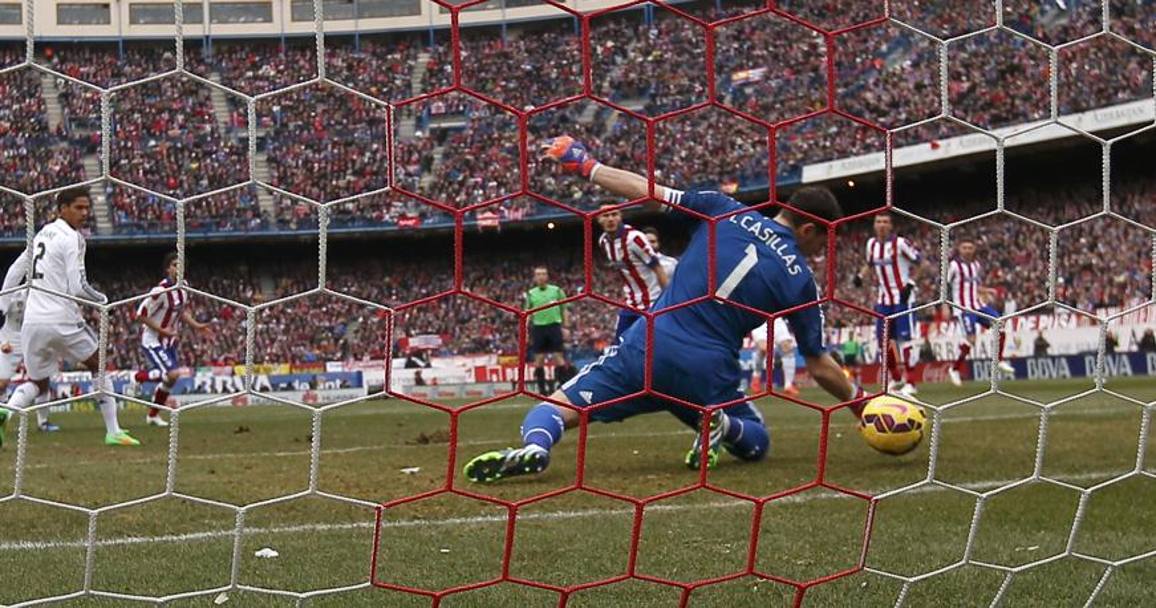 L&#39;errore di Casillas in occasione del gol dell&#39;1-0. Action